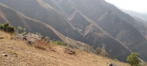 उत्तराखंड के पहाड़ी गांव में 78 साल बाद बिजली पहुंचने पर ग्रामीणों की खुशी का दृश्य