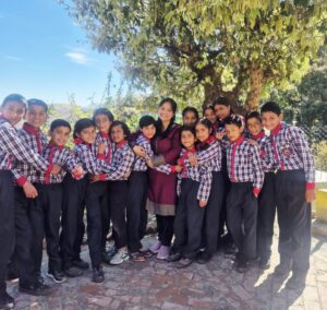सरकारी स्कूल में बदलाव की मिसाल: पूनम घिंडियाल जी का प्रेरणादायक सफर